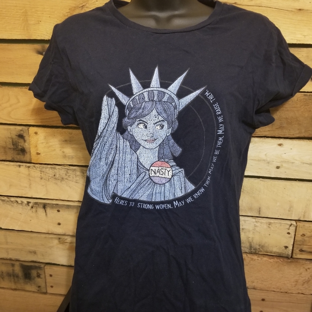 🗽Nasty Woman Lady Liberty Tee. 🗽